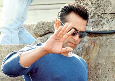 Hit-and-run case, Court summons Salman Khan, cop on 27 Dec
